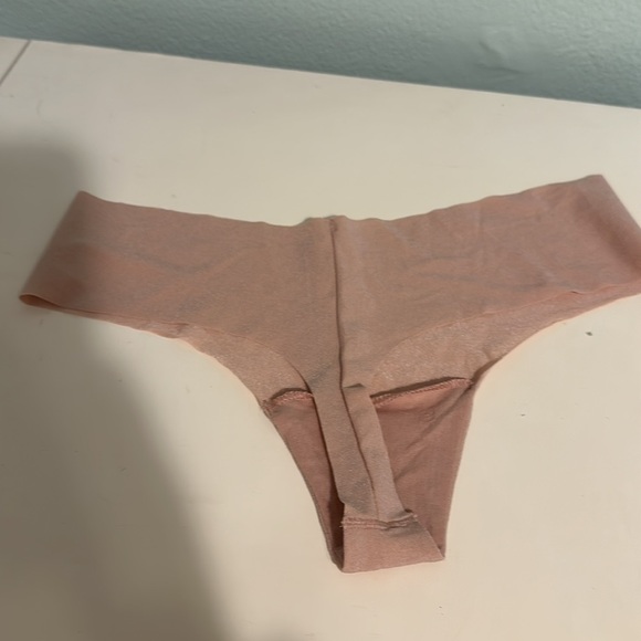 VS/PINK seamless thong - Picture 4 of 4